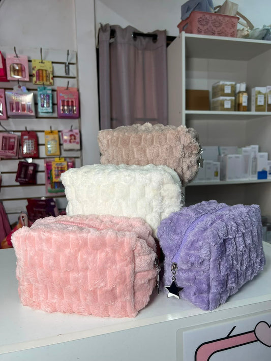 Cosmetiquera De Peluche Cuadrada